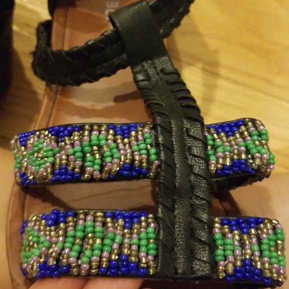 Beaded leather sandal - Picture 2 of 2